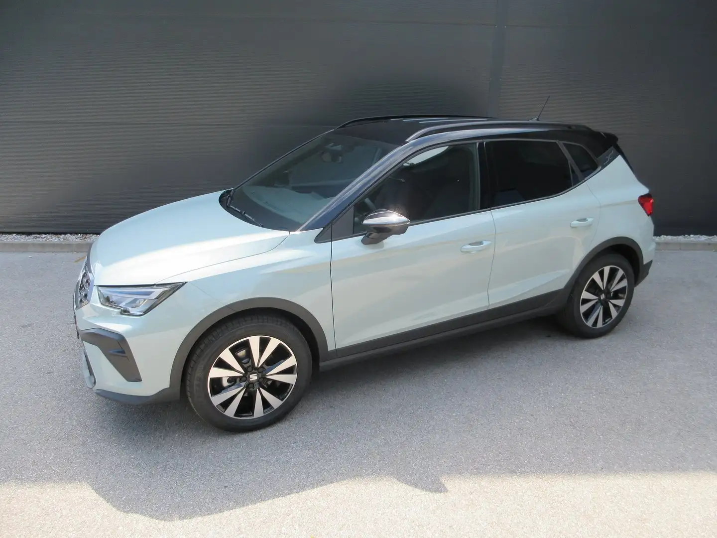 SEAT Arona Style Edition 1.0 TSI DSG Grau - 2