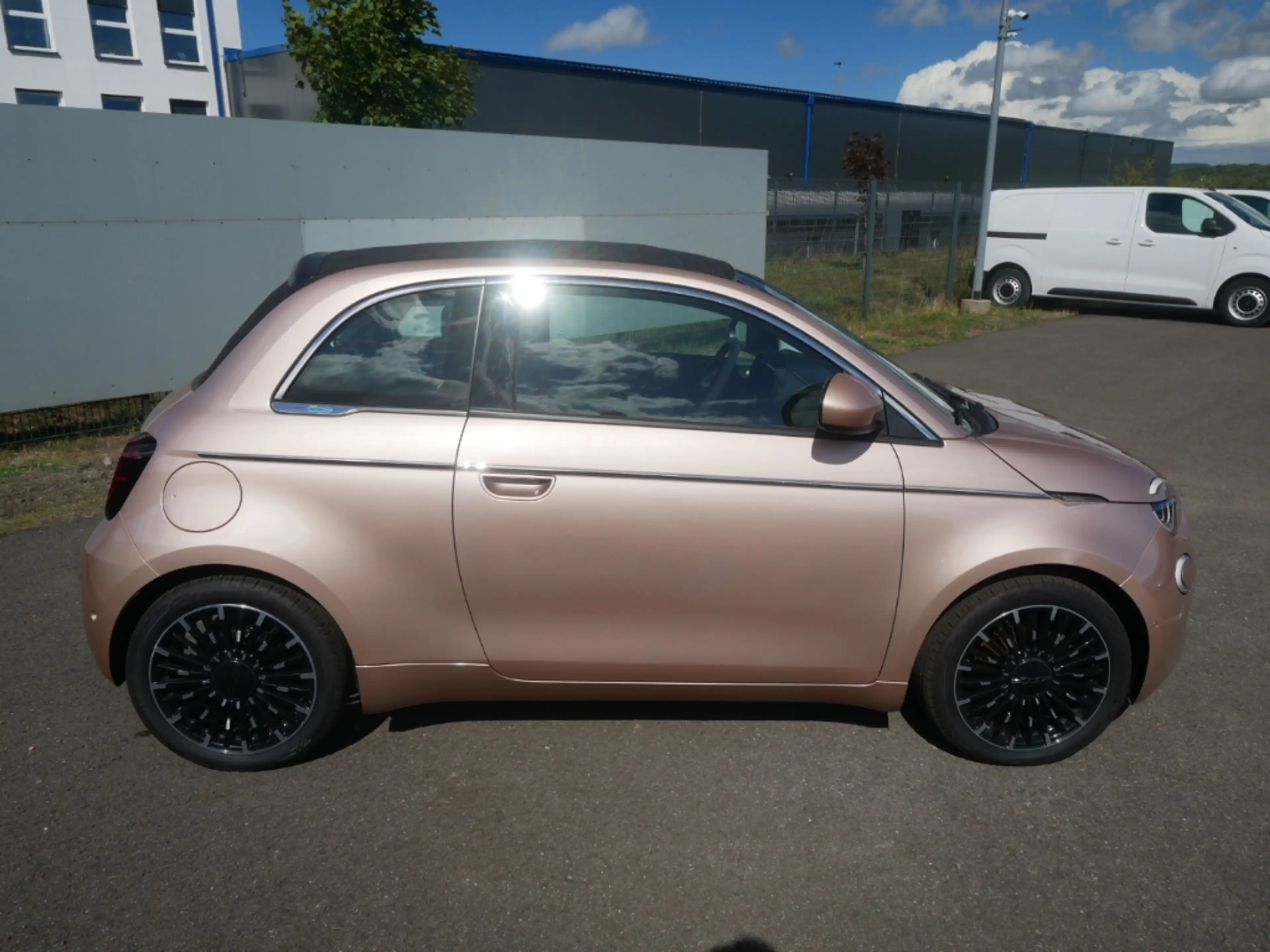 Fiat 500e BY BOCELLI AT 42 Kwh 118PS LED NAVI WINTER — photo 2