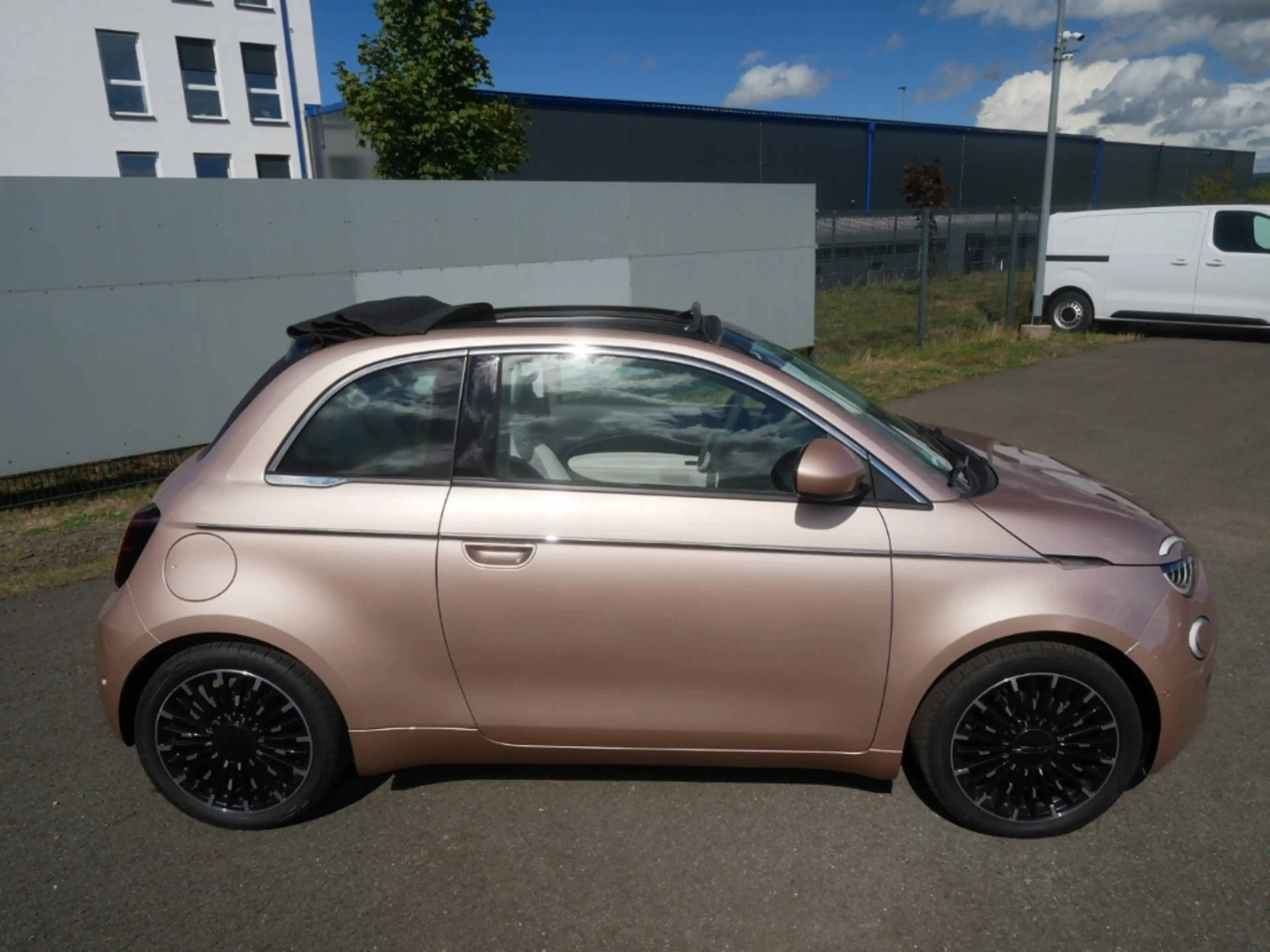 Fiat 500e BY BOCELLI AT 42 Kwh 118PS LED NAVI WINTER — photo 10