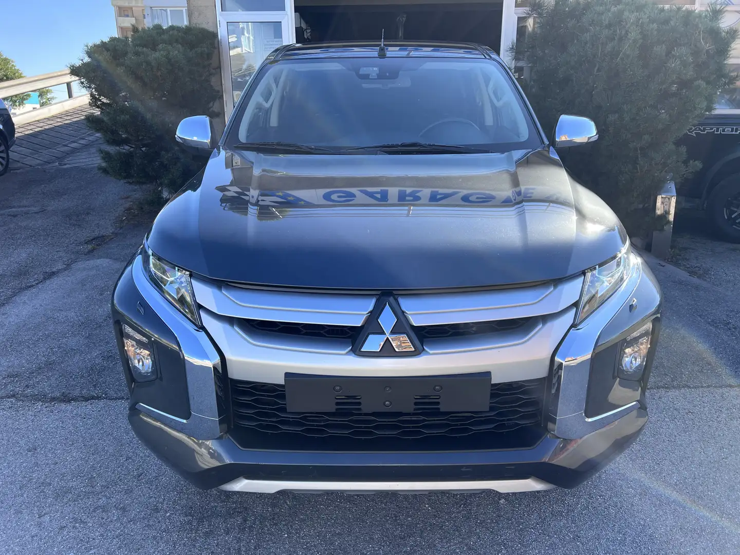 Mitsubishi L200 d.cab 2.3d Intense 4wd 150cv aut * Hard Top Gris - 2