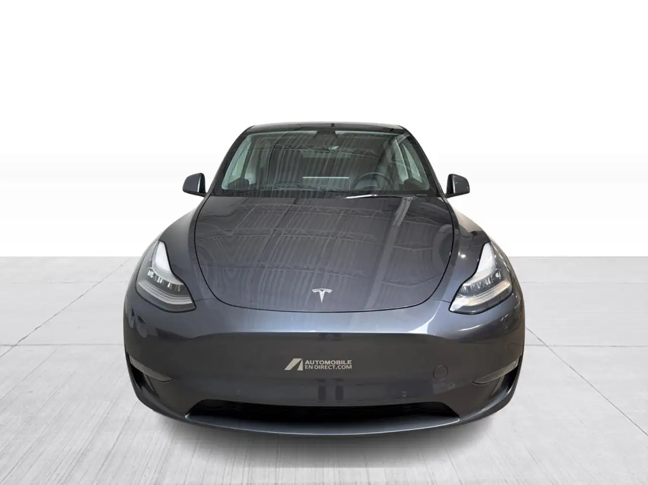 Tesla Model Y снимка Tesla Model Y