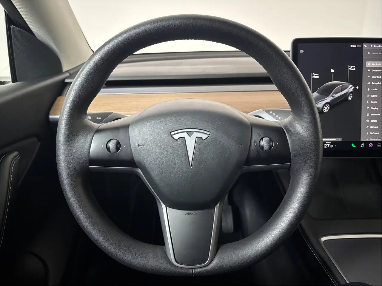 Tesla Model Y снимка Tesla Model Y