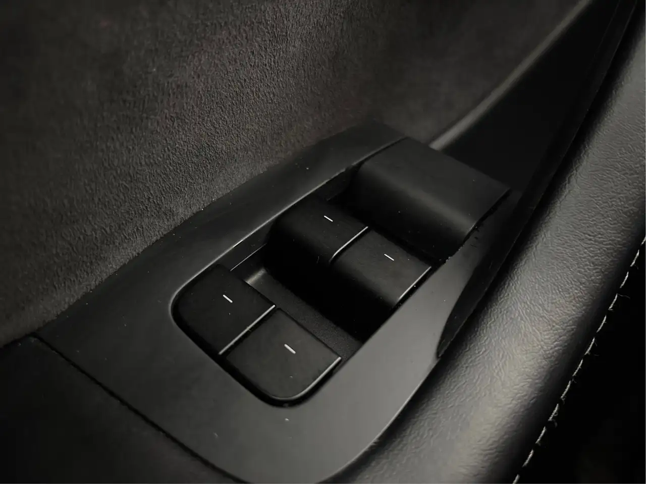 Tesla Model Y снимка Tesla Model Y