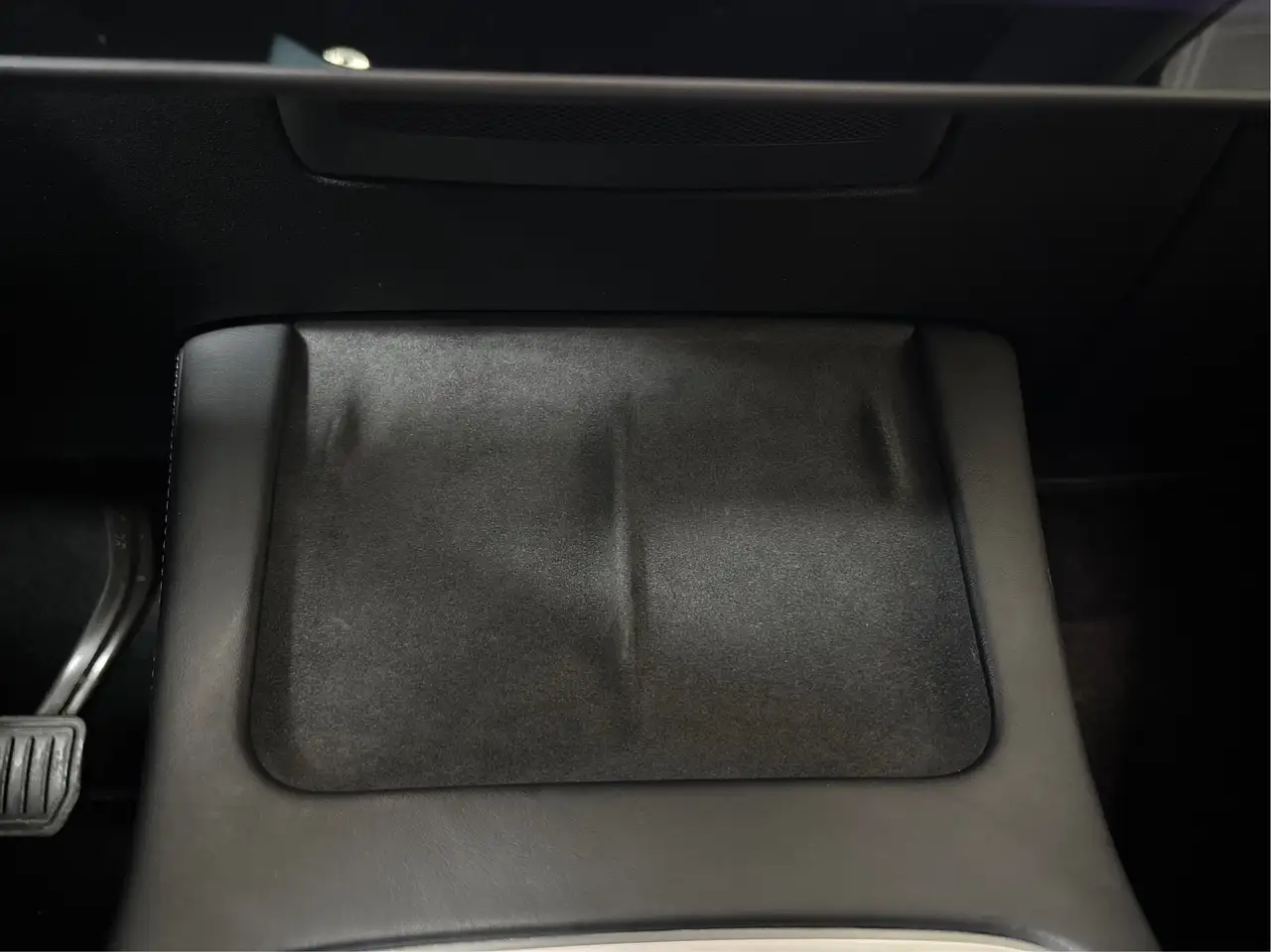 Tesla Model Y снимка Tesla Model Y