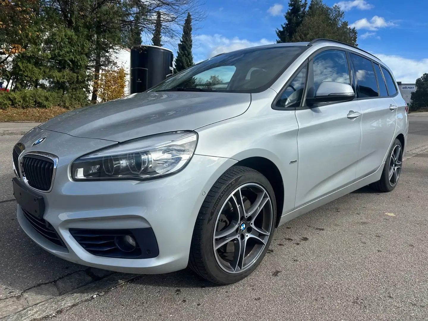 BMW 220 2 Gran Tourer 220 i Sport Line NAVI/7Sitzer/2.Hd Silber - 2
