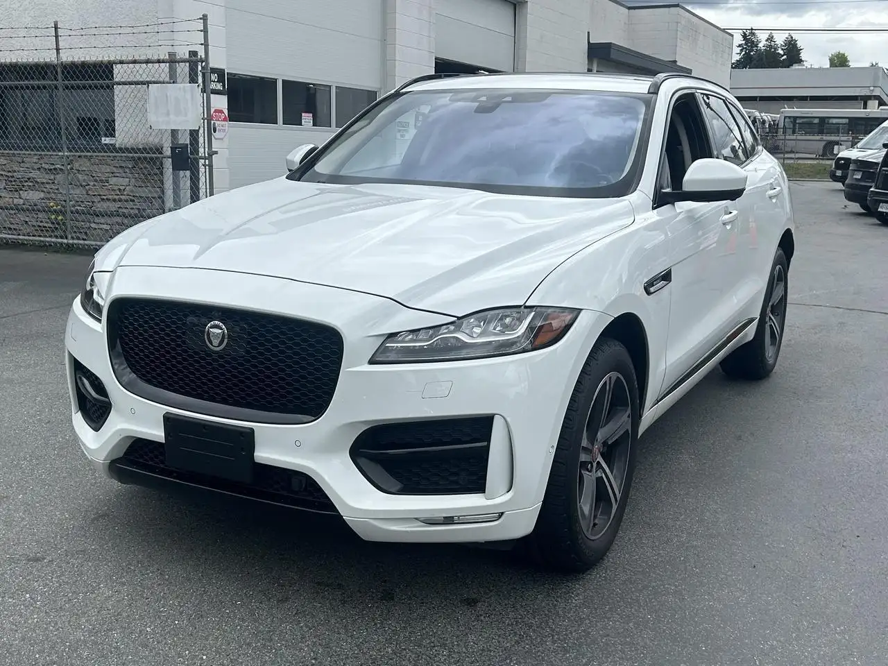 Jaguar F-Pace photo Jaguar F-Pace