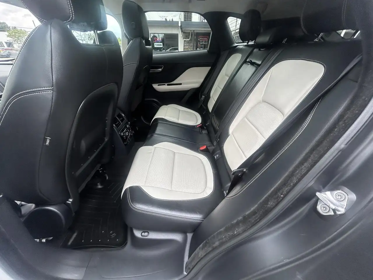 Jaguar F-Pace photo Jaguar F-Pace