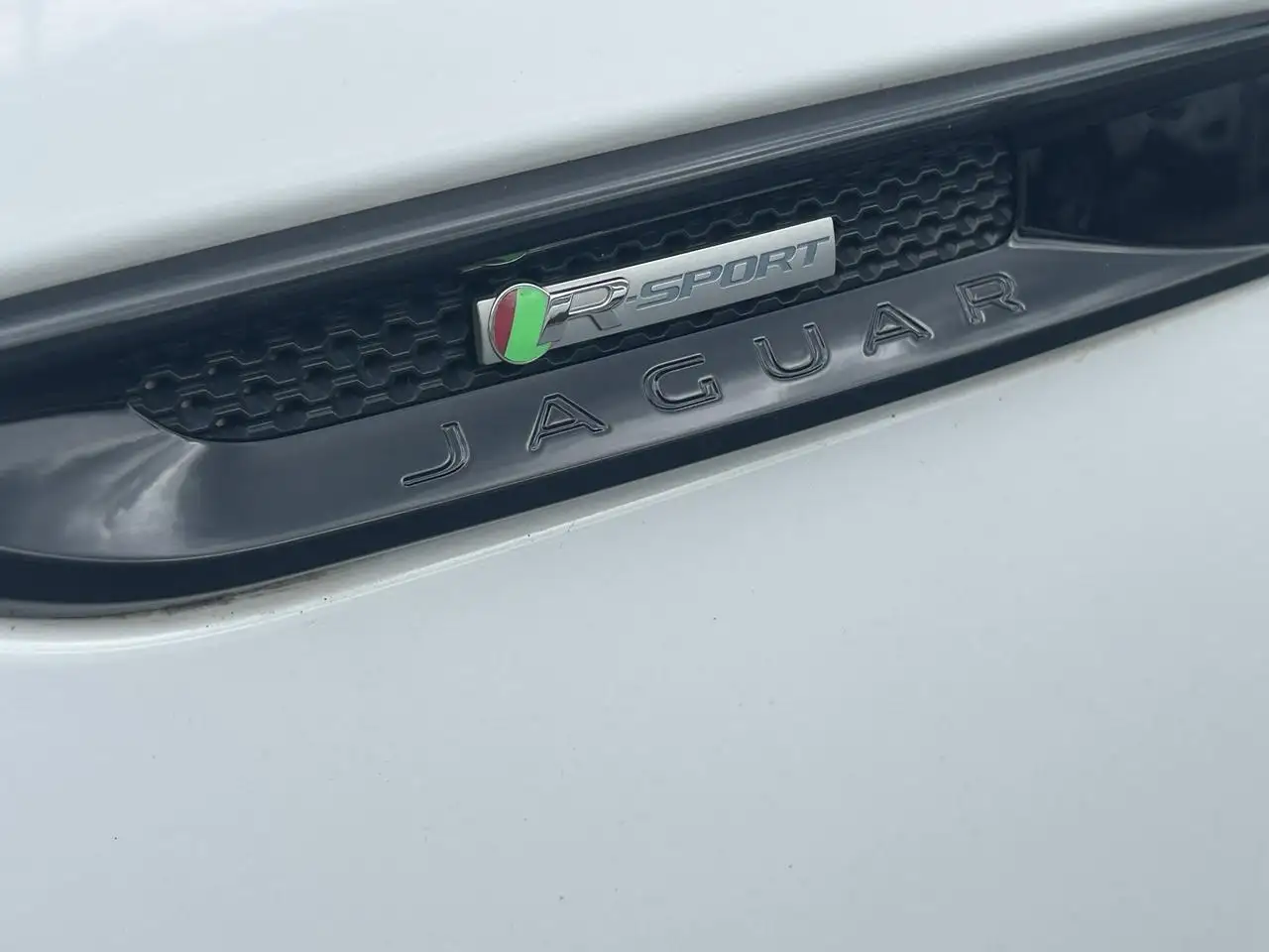 Jaguar F-Pace photo Jaguar F-Pace