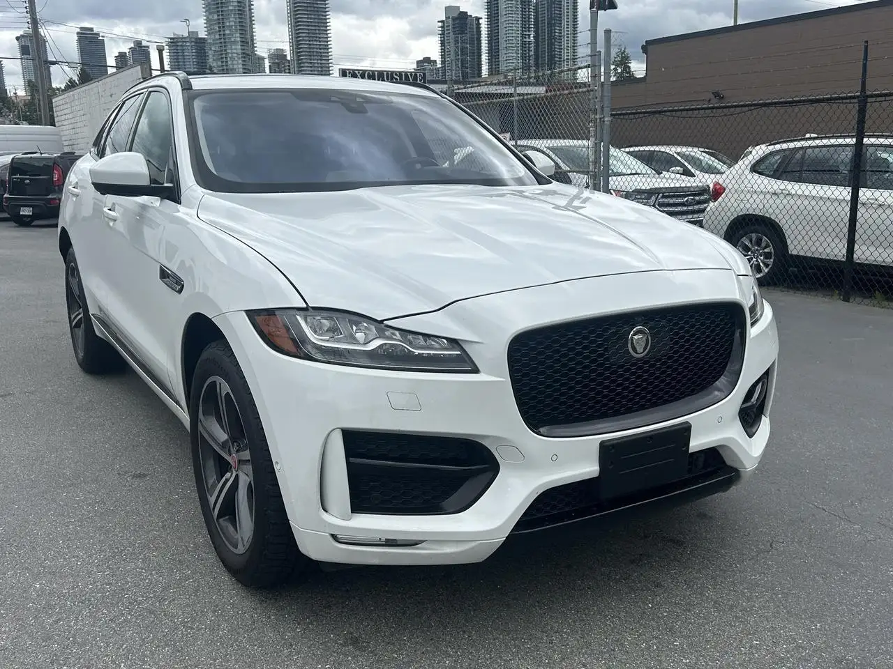 Jaguar F-Pace photo Jaguar F-Pace