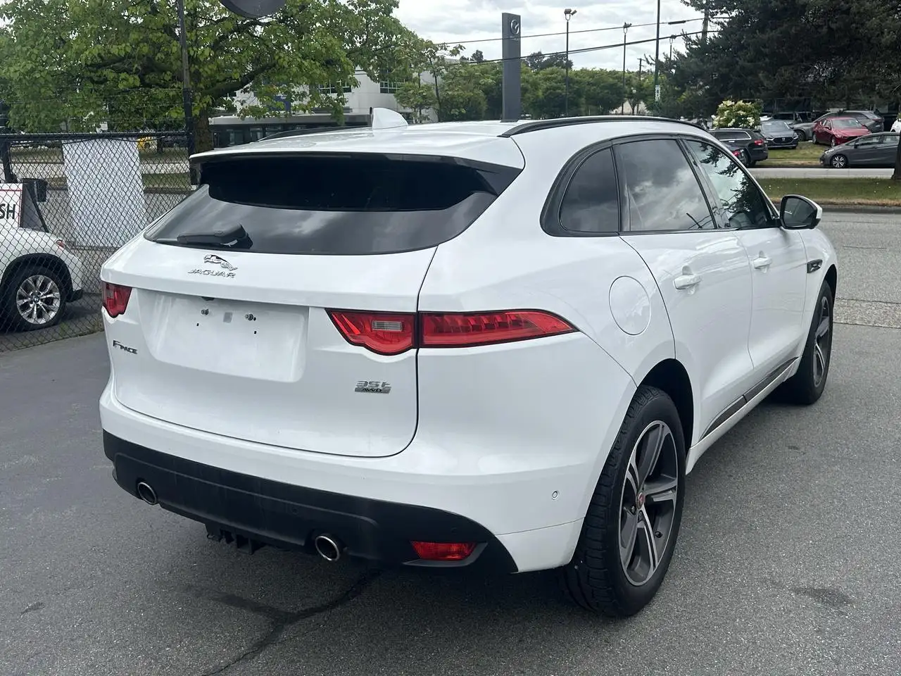 Jaguar F-Pace photo Jaguar F-Pace
