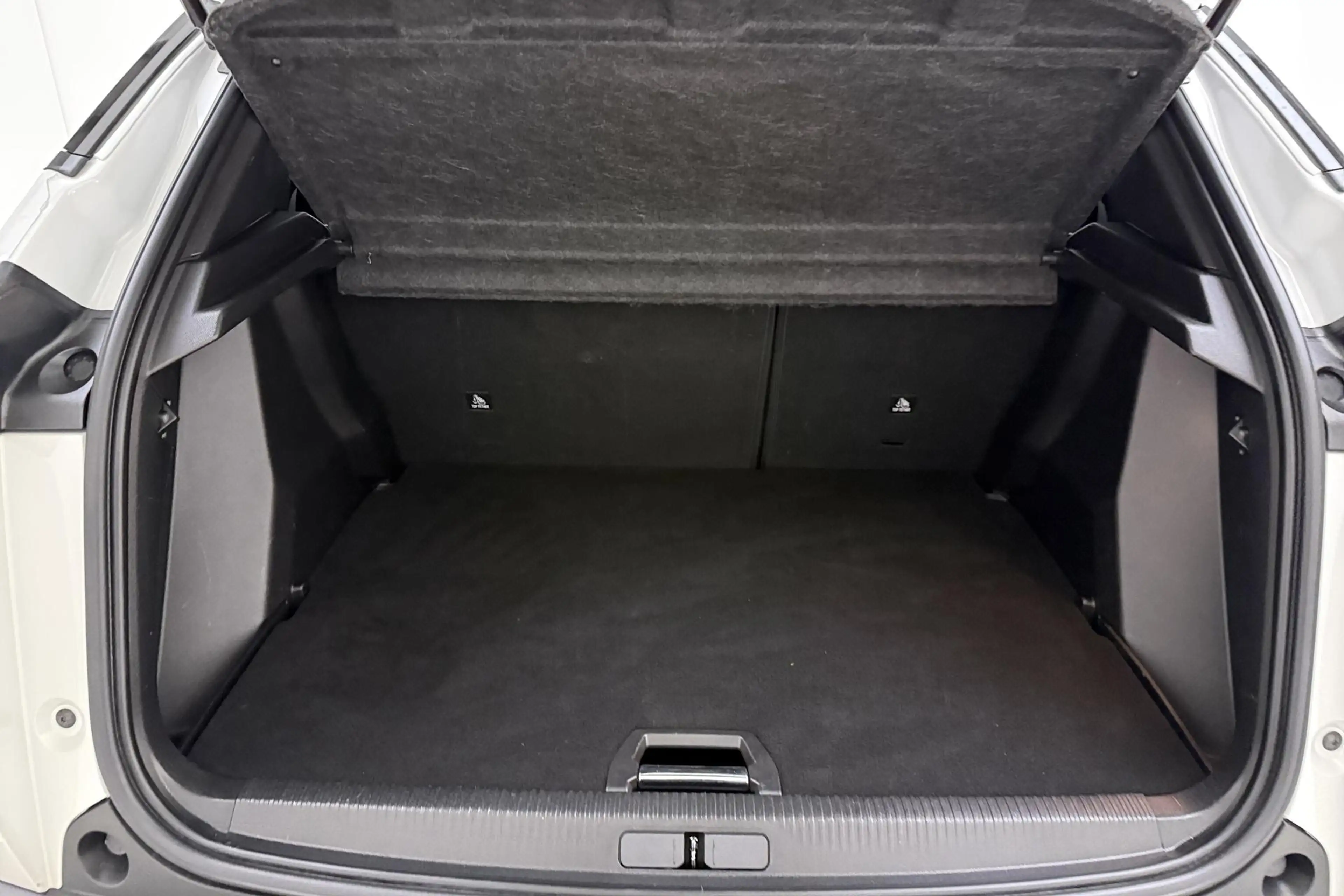 Peugeot 2008 1.2 PureTech Allure Pack 100pk | Navigatie | Clima — photo 3