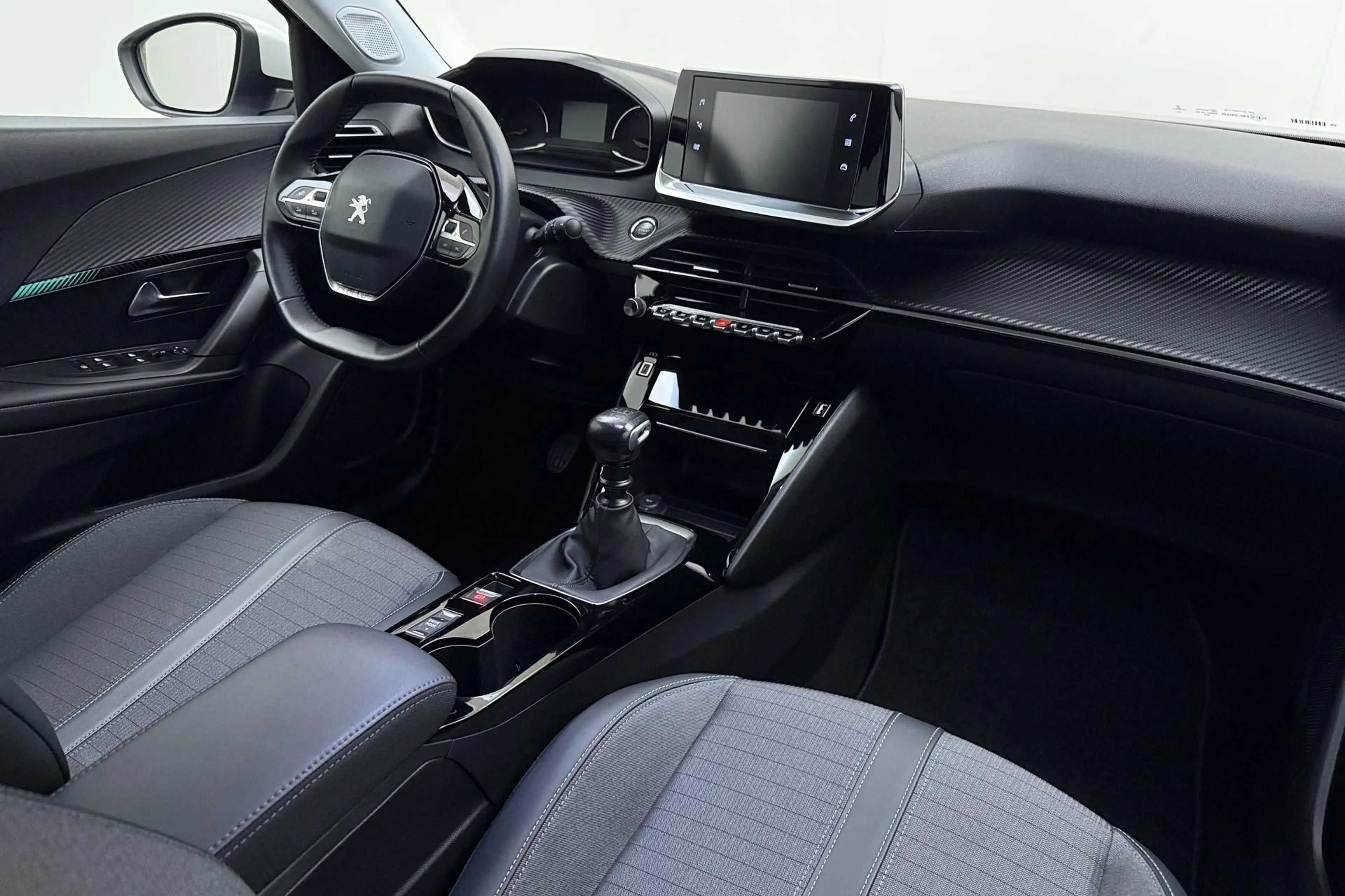 Peugeot 2008 1.2 PureTech Allure Pack 100pk | Navigatie | Clima — photo 14
