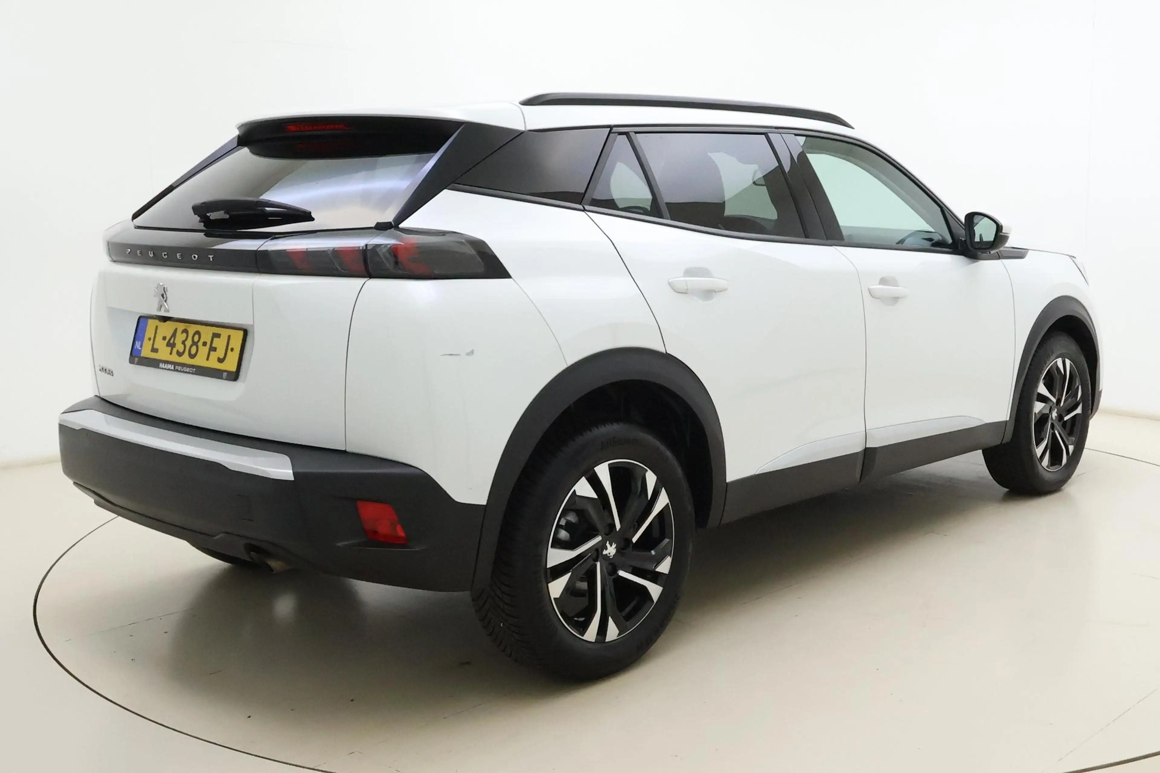 Peugeot 2008 1.2 PureTech Allure Pack 100pk | Navigatie | Clima — photo 2