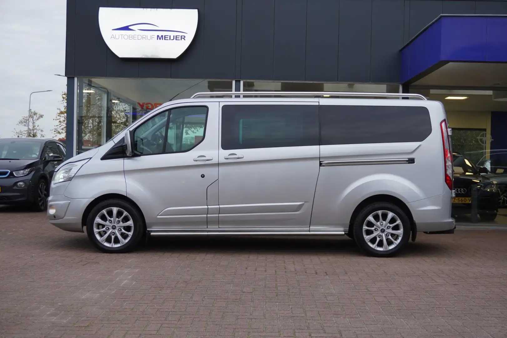 Ford Transit Custom 290 2.2 TDCI L2H1 Limited DC | Airco | Leder | Tre Zilver - 2