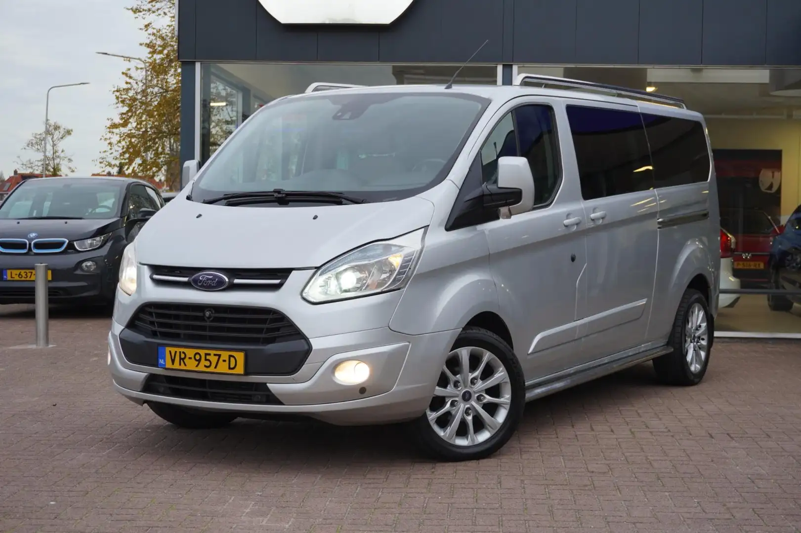 Ford Transit Custom 290 2.2 TDCI L2H1 Limited DC | Airco | Leder | Tre Zilver - 1