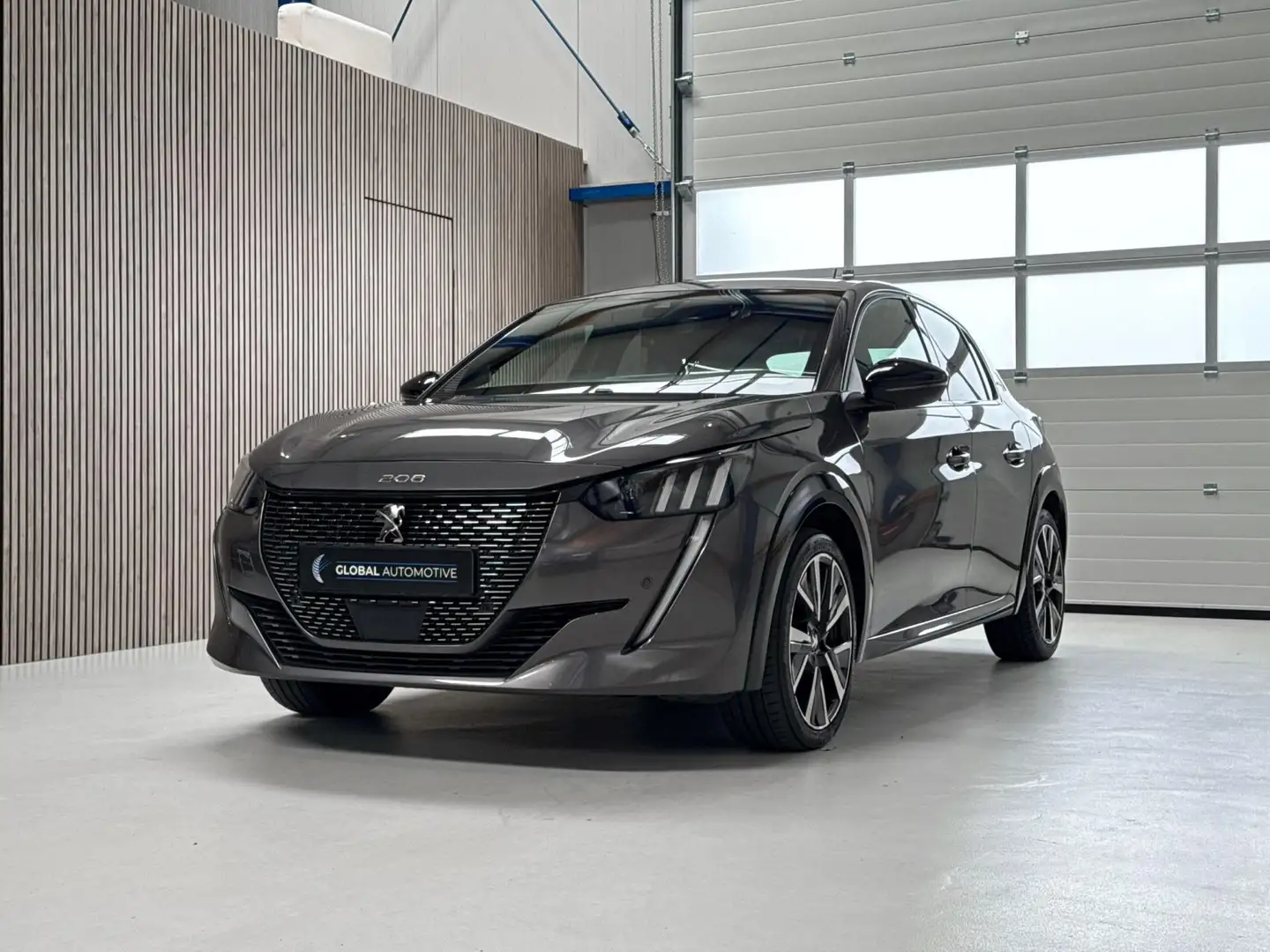 Peugeot 208 1.2 PureTech GT-Line - AUTOMAAT - AFNEEMBARE TREKH Gris - 1
