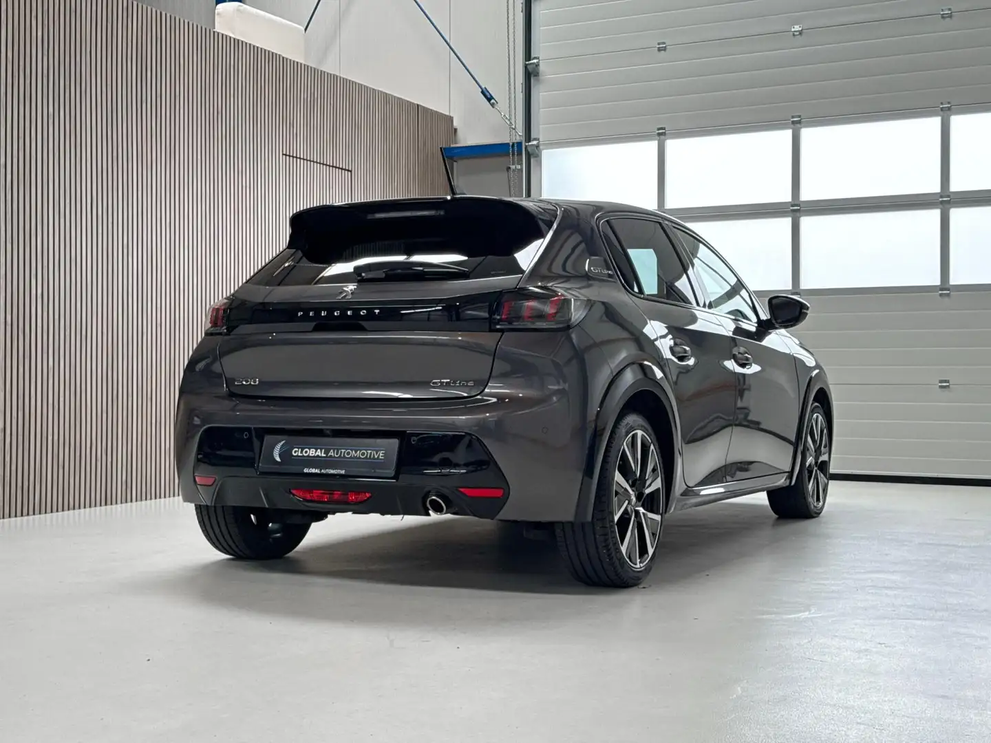 Peugeot 208 1.2 PureTech GT-Line - AUTOMAAT - AFNEEMBARE TREKH Gris - 2