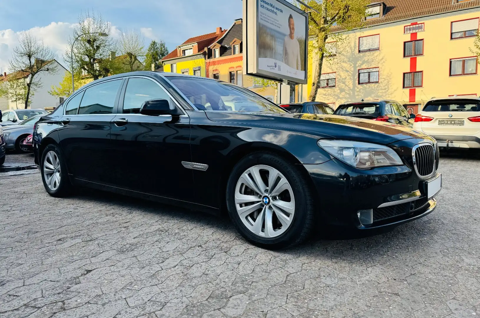 BMW 750 Li Navi Bi-Xenon HeadUp NightVision SoftClose Schwarz - 1