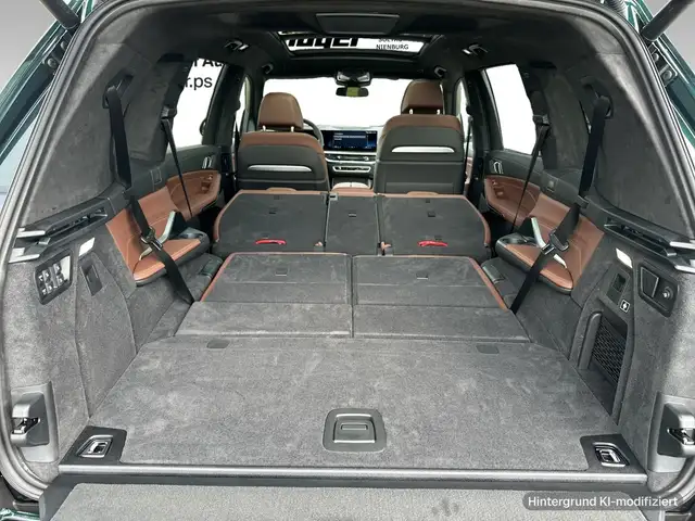 BMW X7 view 11