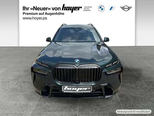 BMW X7 view 12