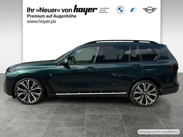BMW X7 view 3