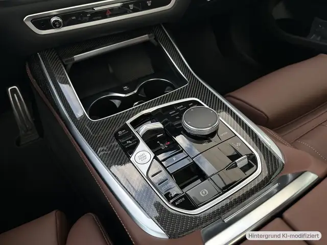 BMW X7 view 14