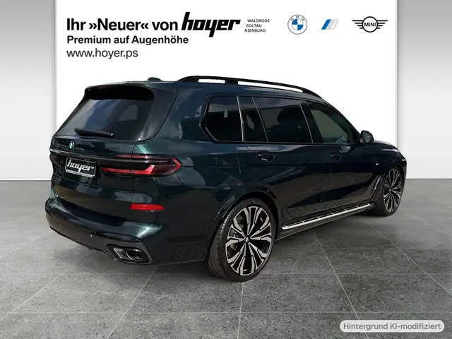 BMW X7 view 2
