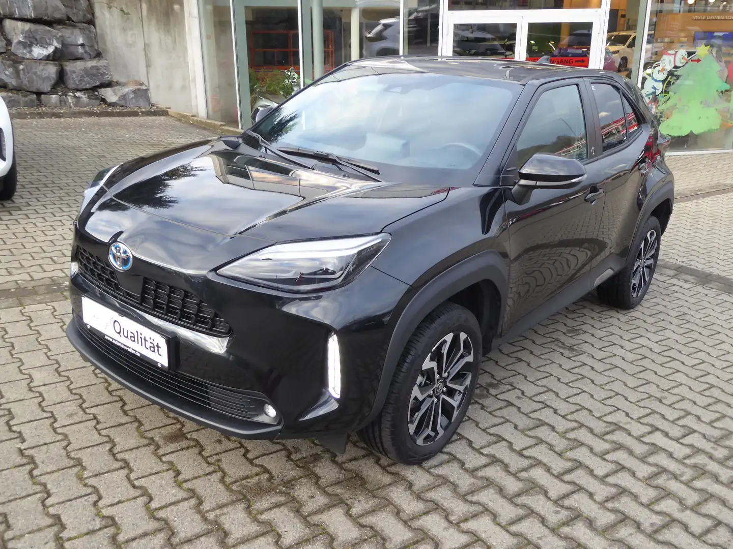 Toyota Yaris Cross Team-D + Smart-Connect + Winterpaket Negro - 1