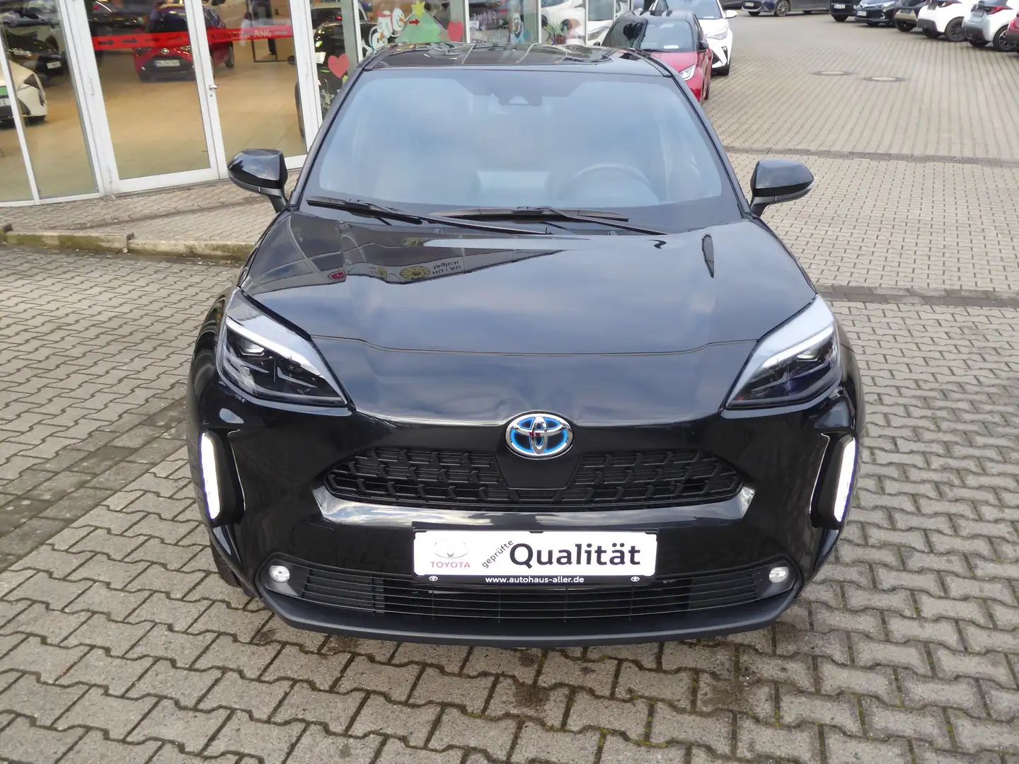 Toyota Yaris Cross Team-D + Smart-Connect + Winterpaket Negro - 2