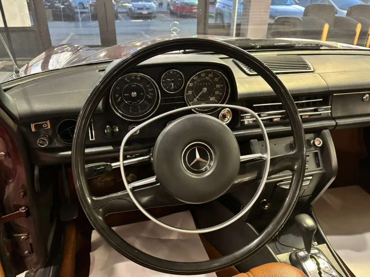 Mercedes-Benz 220 снимка Mercedes-Benz 220