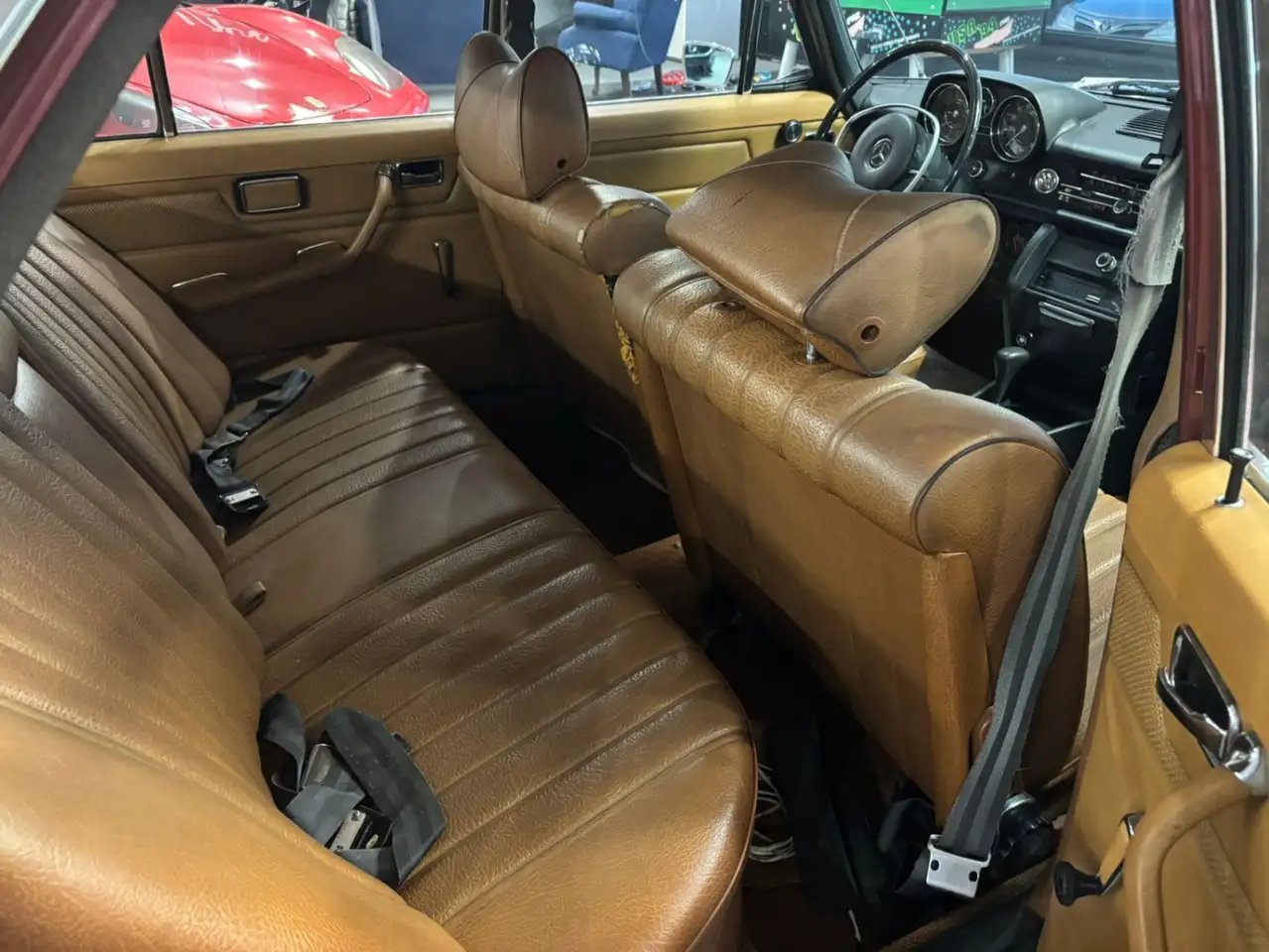 Mercedes-Benz 220 снимка Mercedes-Benz 220
