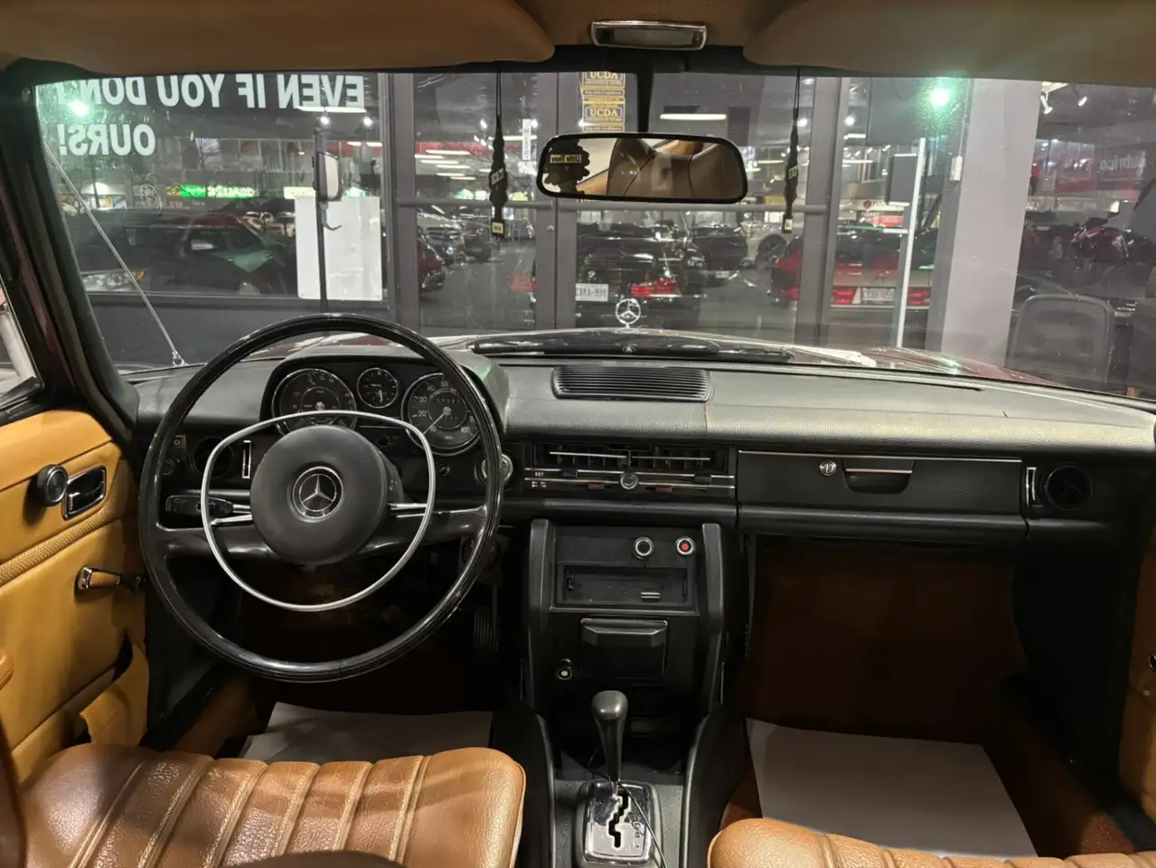 Mercedes-Benz 220 снимка Mercedes-Benz 220