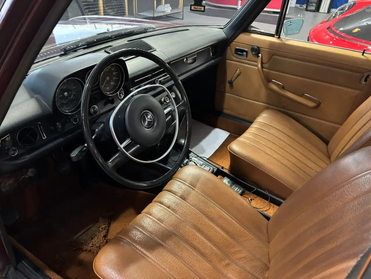 Mercedes-Benz 220 снимка Mercedes-Benz 220