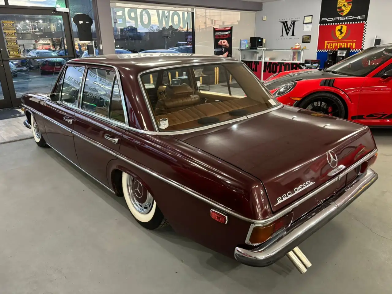 Mercedes-Benz 220 снимка Mercedes-Benz 220