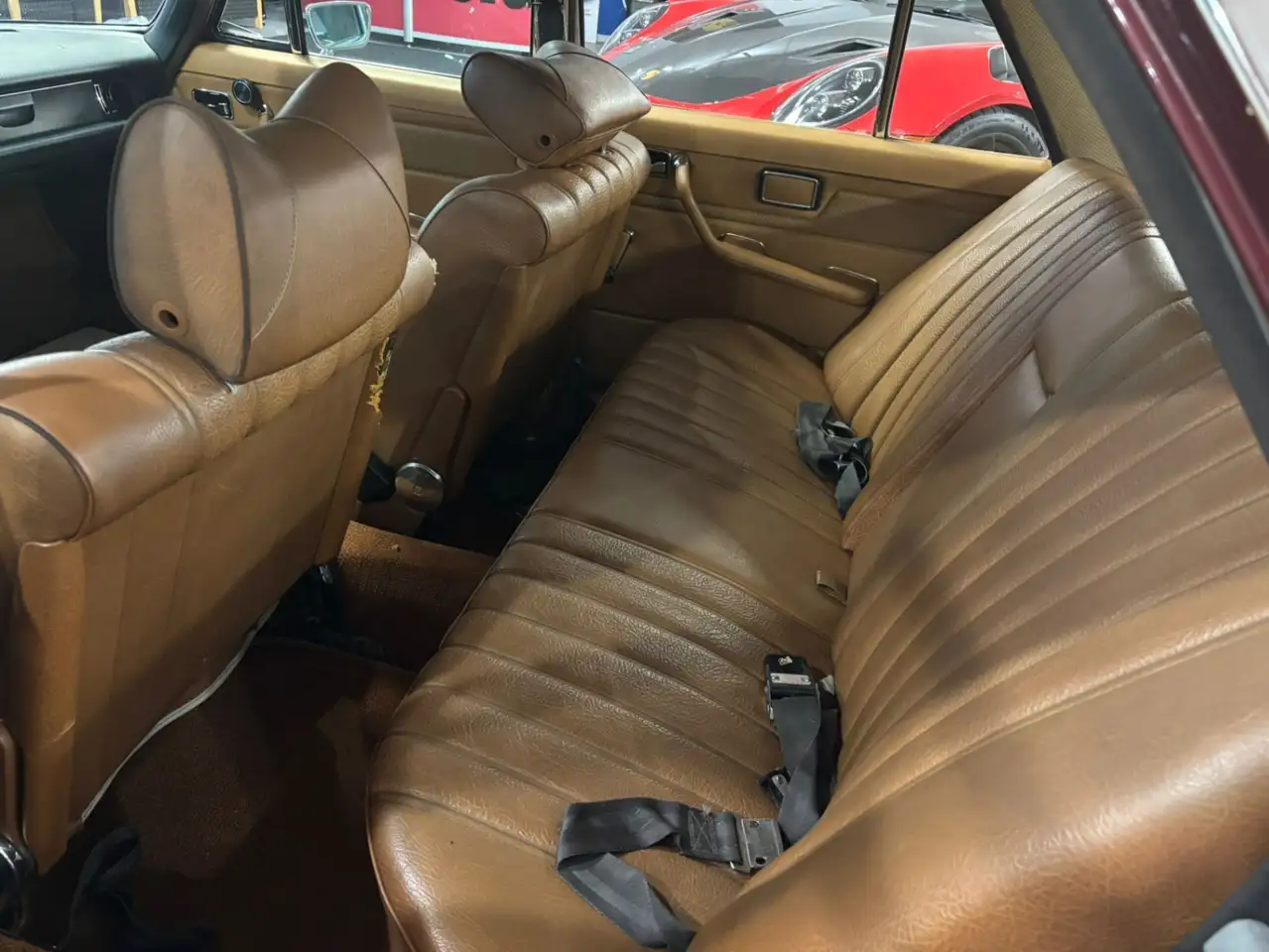 Mercedes-Benz 220 снимка Mercedes-Benz 220