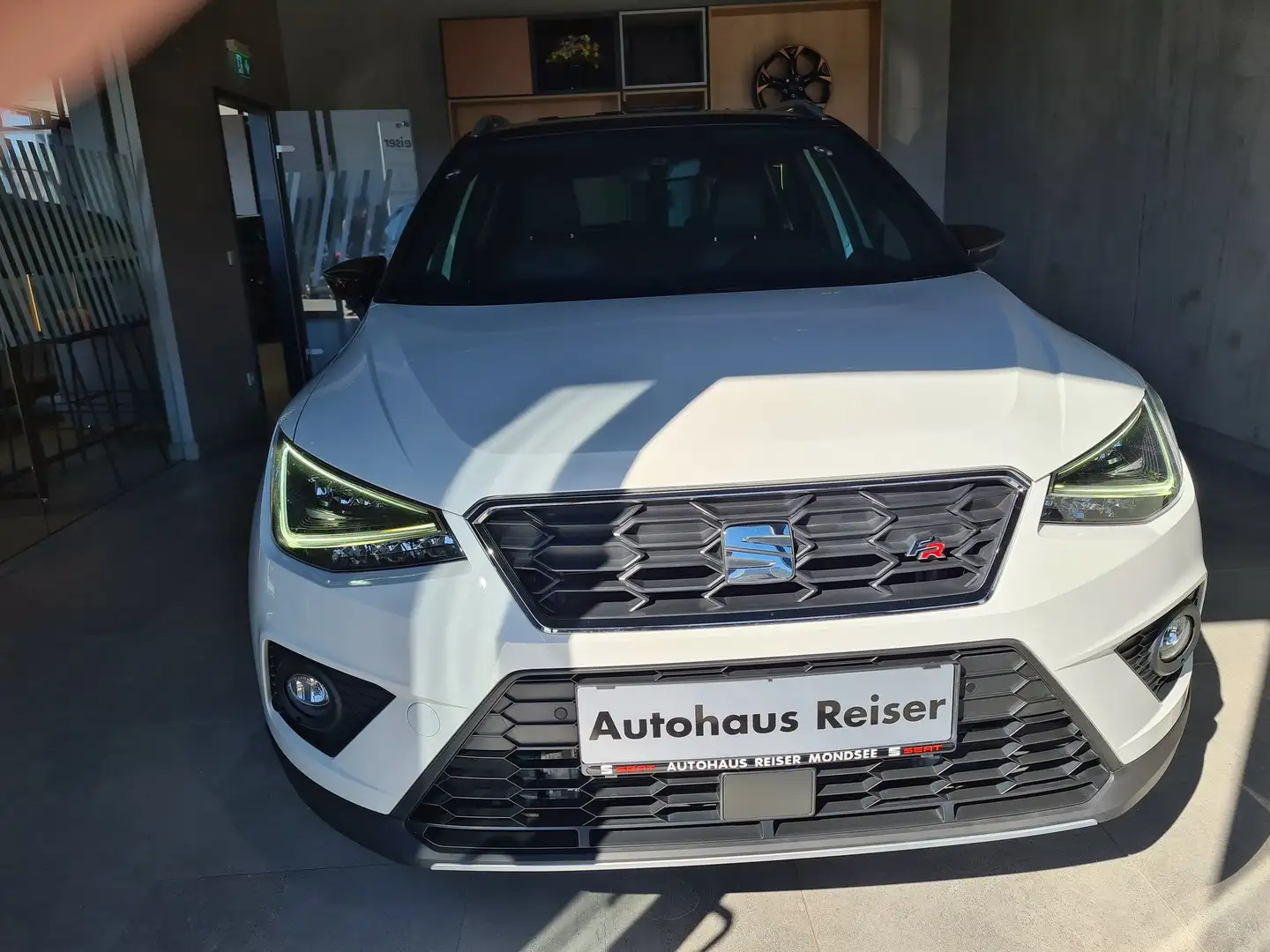 SEAT Arona FR TSI ACT Blanc - 2