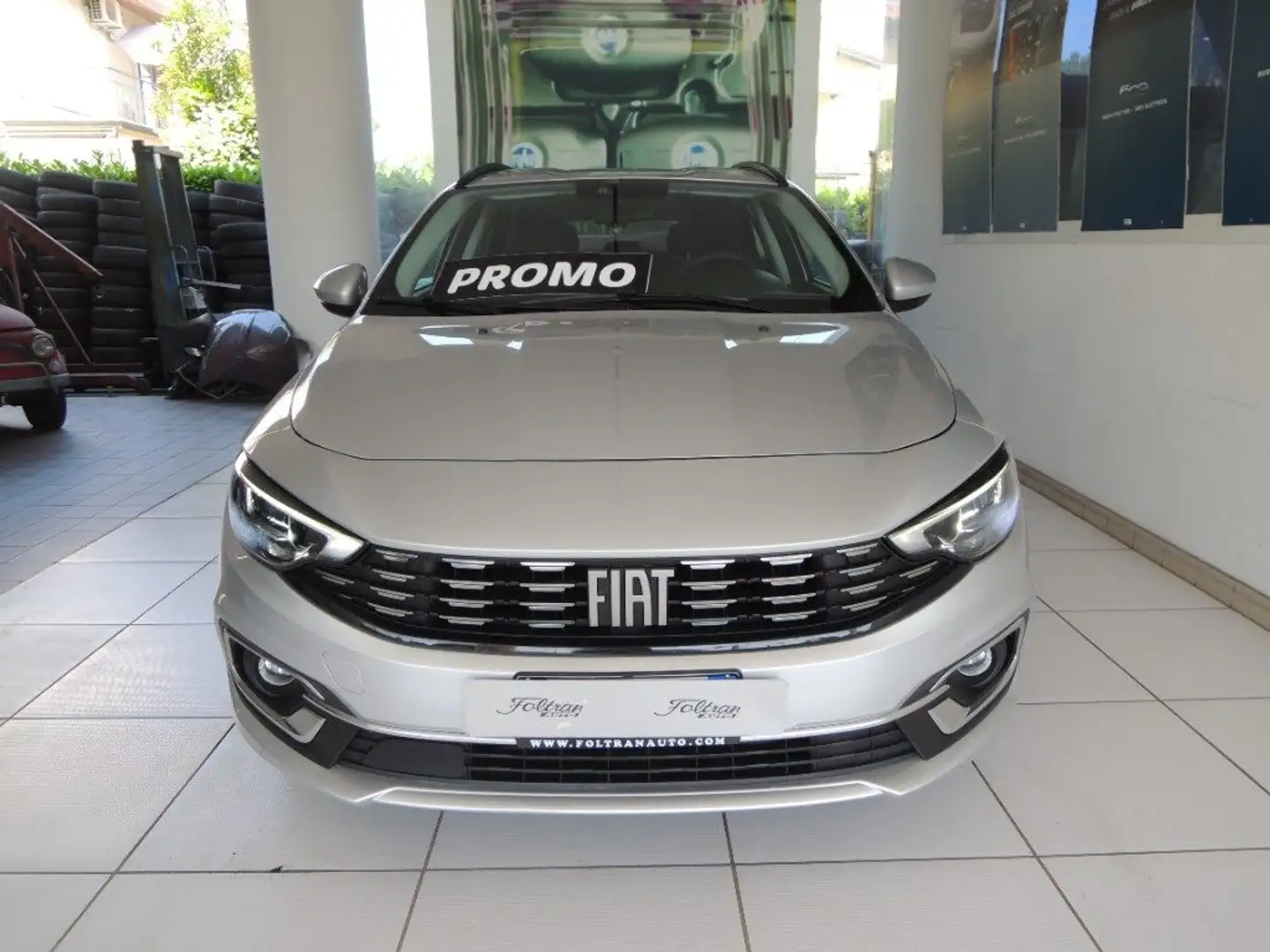 Fiat Tipo 1.3 Mjt S&S SW City Life Grau - 2