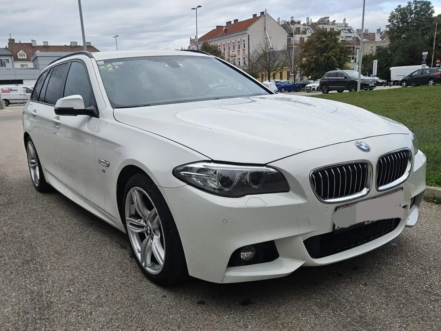 BMW 530 530d xDrive Touring Aut. Weiß - 1