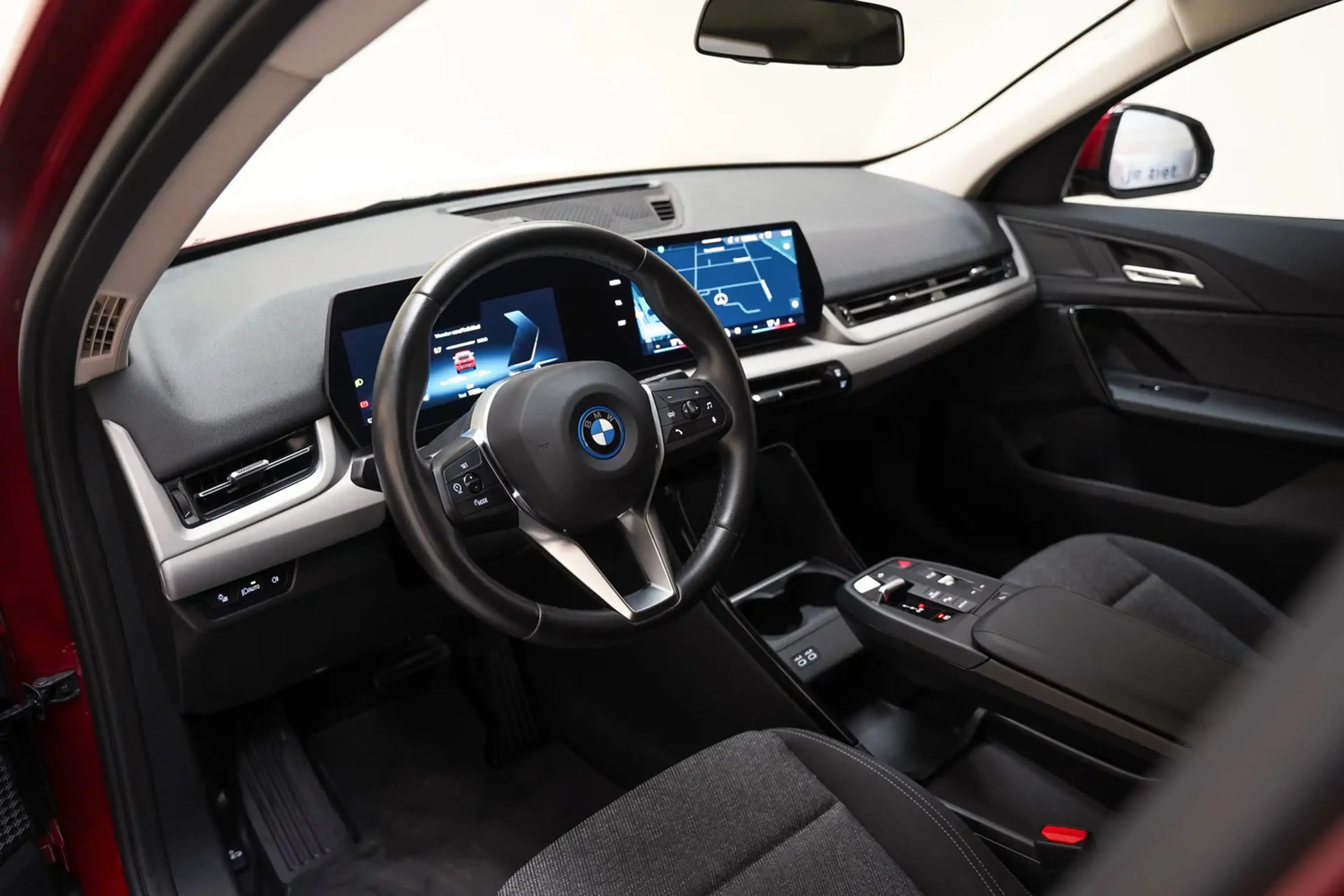 BMW iX2 xDrive30 67 kWh [ SoH 97,7% | Navi Apple carplay C — photo 15
