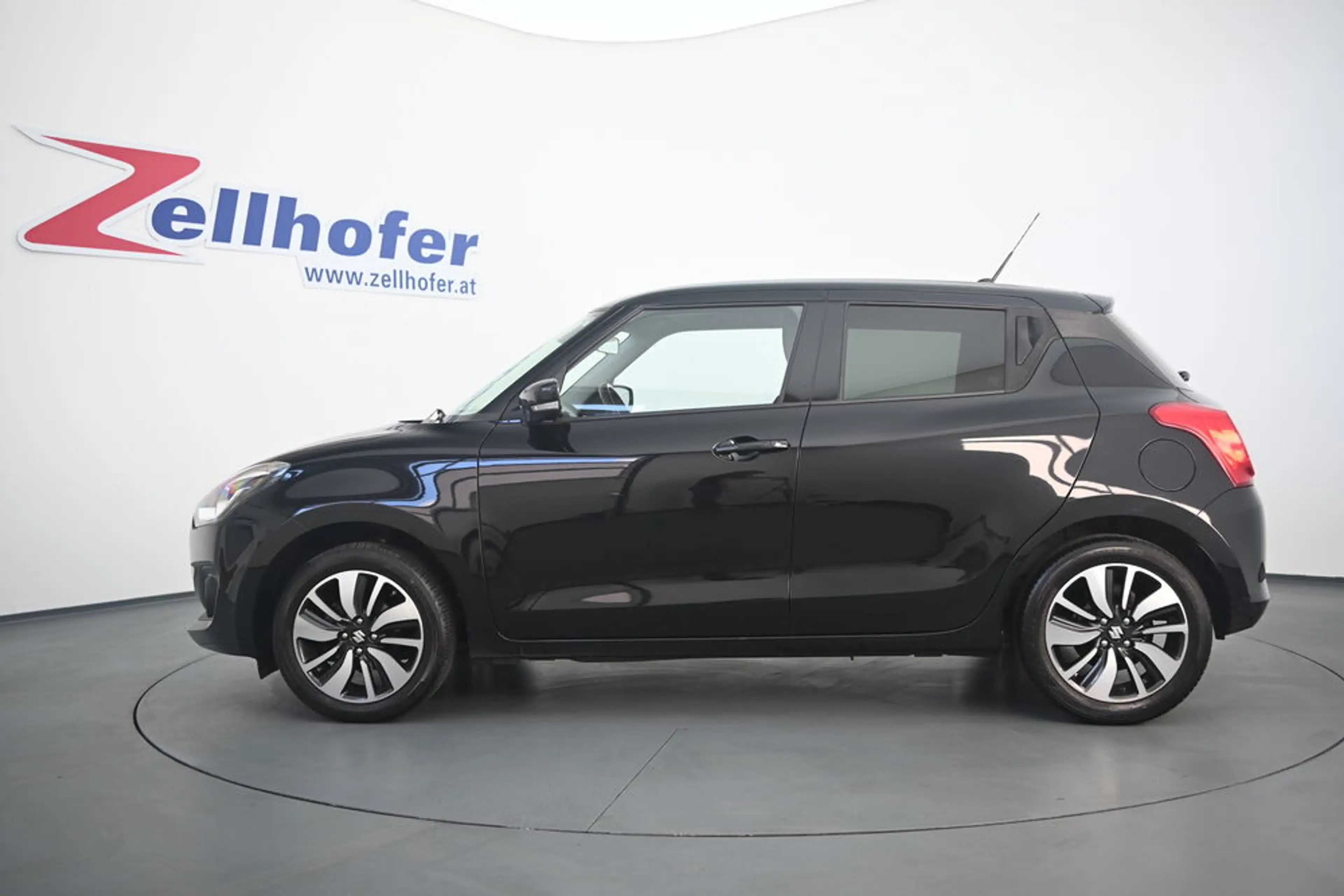 Suzuki Swift 1,2 Hybrid DualJet SHVS Flash — photo 6