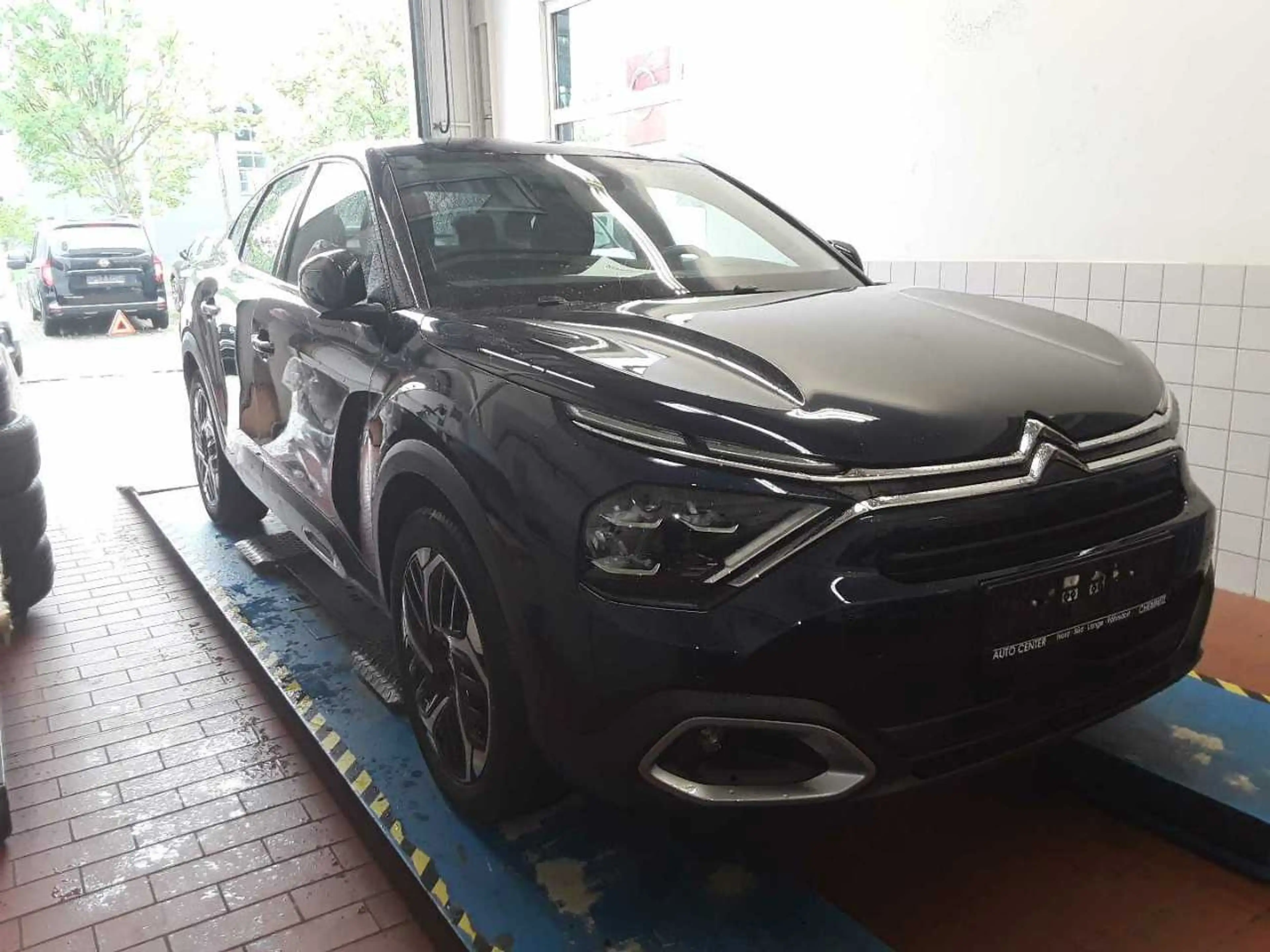 Citroen C4 X AT8 130 Max HUD/FUllLED/Navi/PDC/Kamera — photo 3