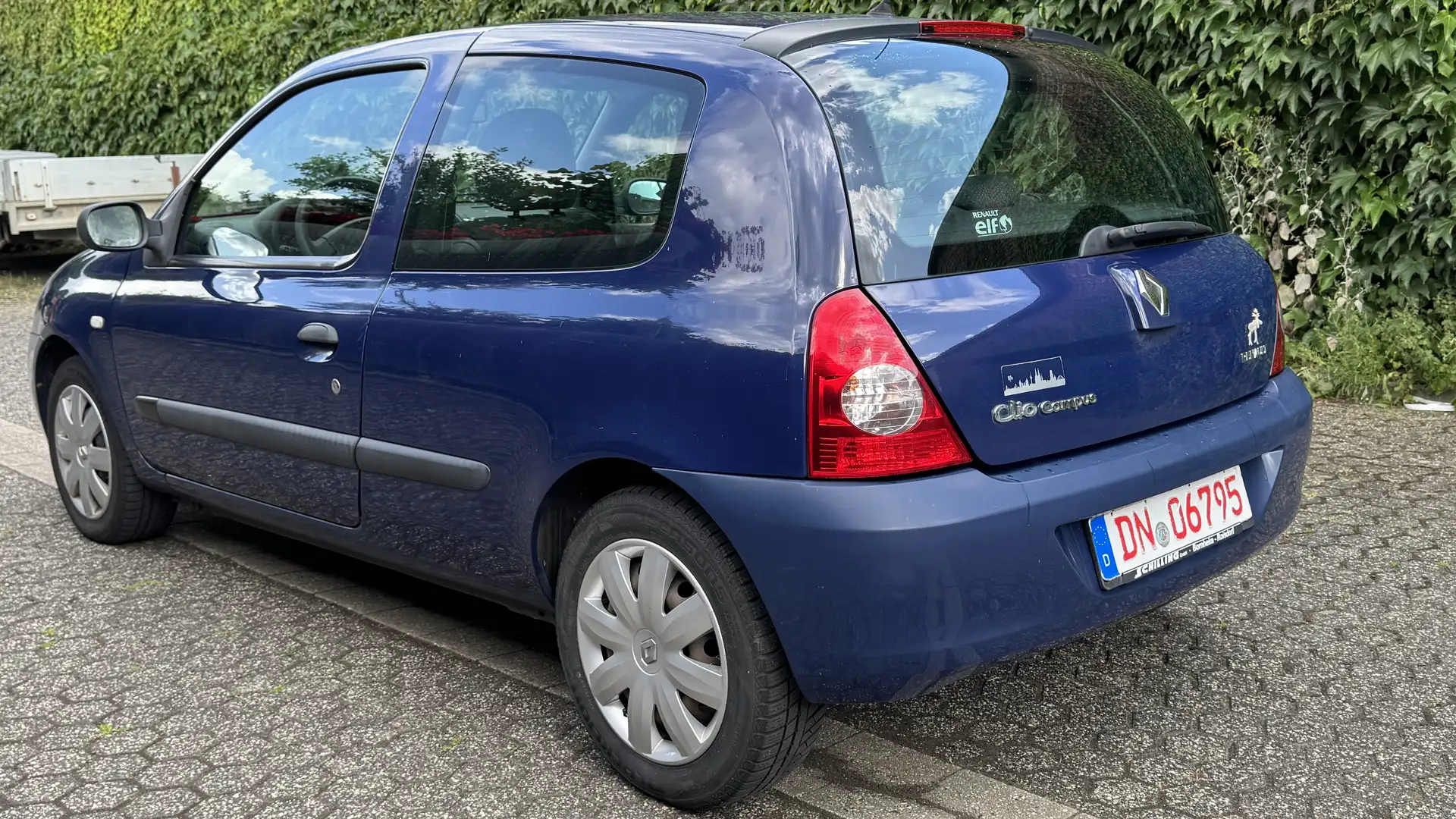 Renault Clio Campus/TÜV 10-2025/KLIMA/1.2/ISOFIX Blauw - 2