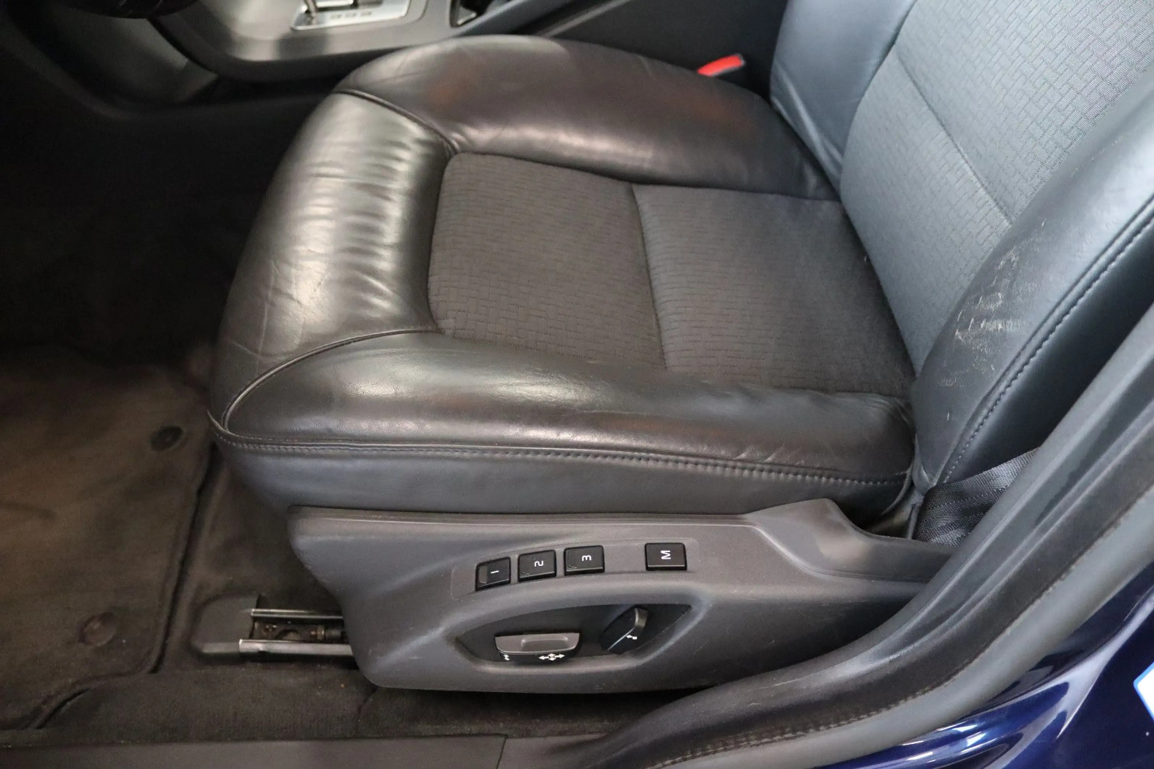 Volvo V70 Nilsson Bestattungswagen / Leichenwagen — photo 8