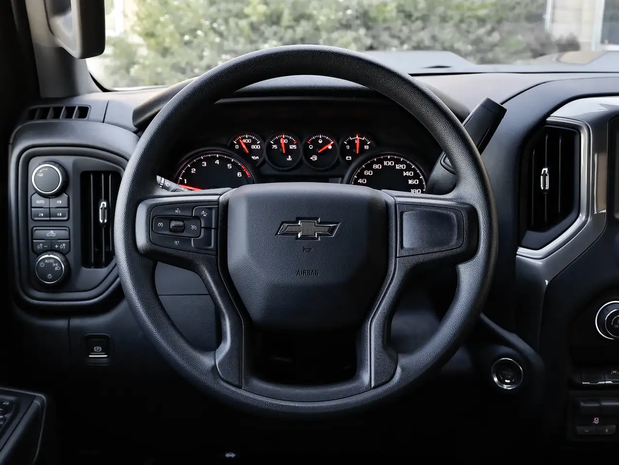 Chevrolet Silverado 1500 снимка Chevrolet Silverado 1500