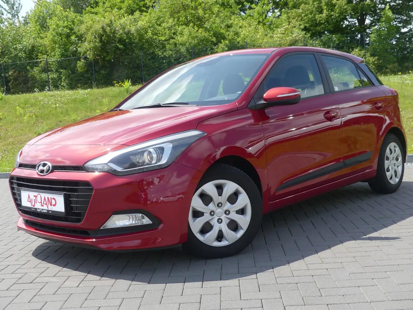 Hyundai i20 1.0 Trend Sitzheizung Klimaaut. PDC Tempomat Rojo - 2
