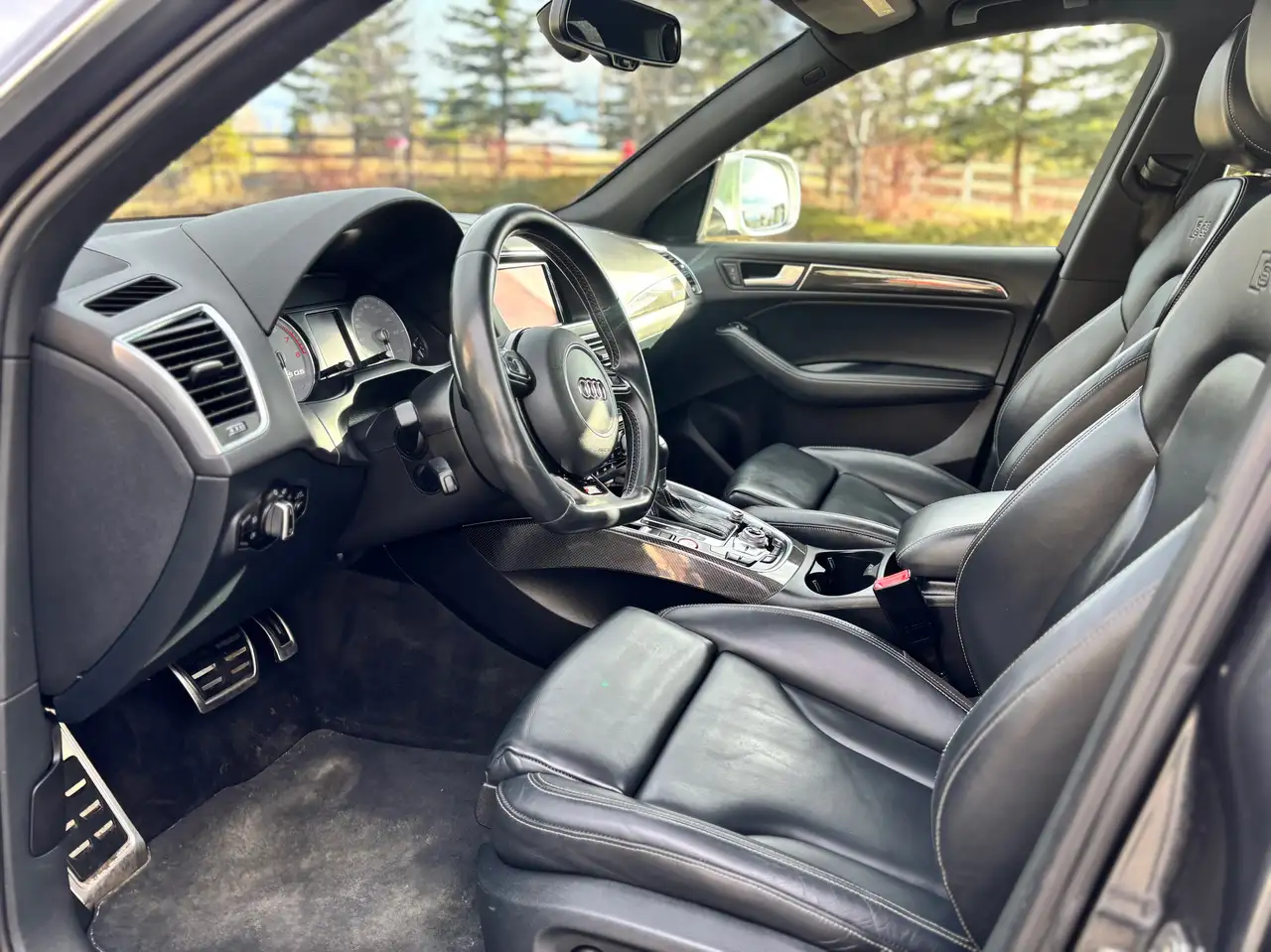 Audi SQ5 снимка Audi SQ5