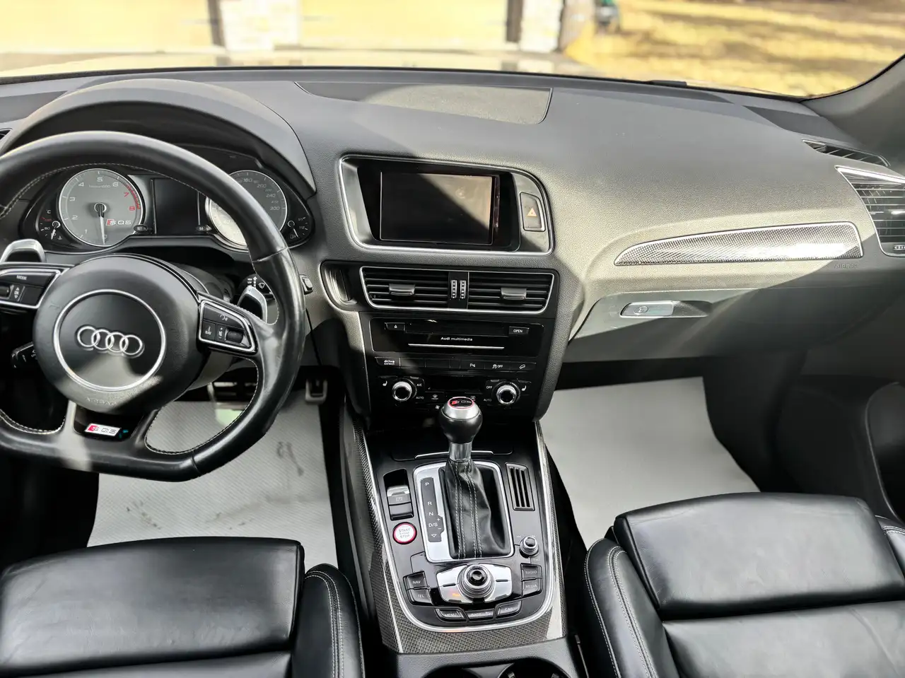 Audi SQ5 снимка Audi SQ5