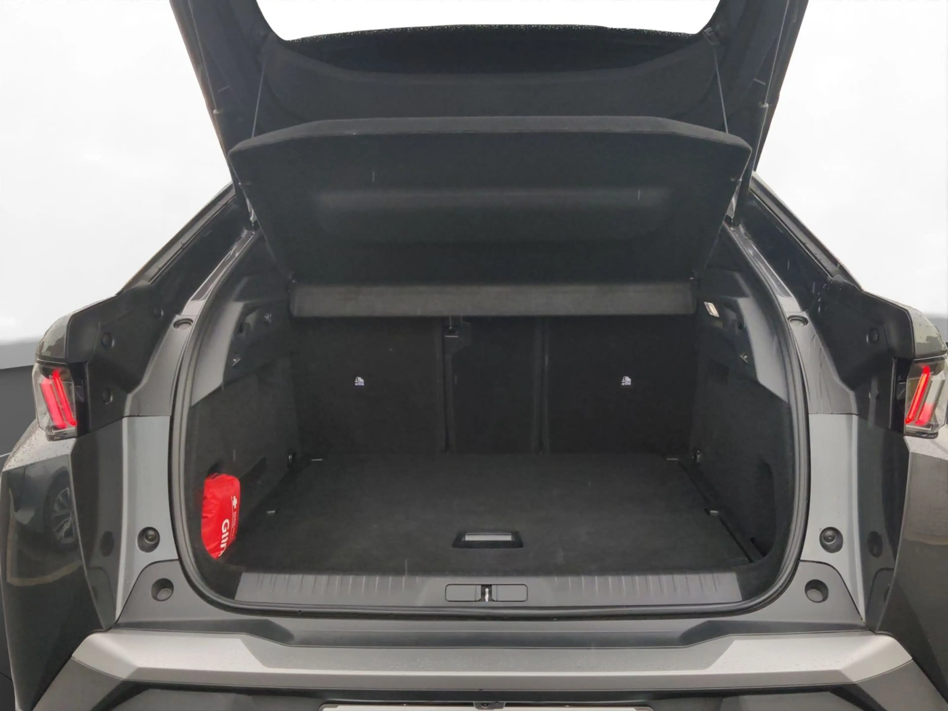 Peugeot 3008 Allure MHEV 145 e-DSC6 Kamera ACC PDC Drive — photo 6
