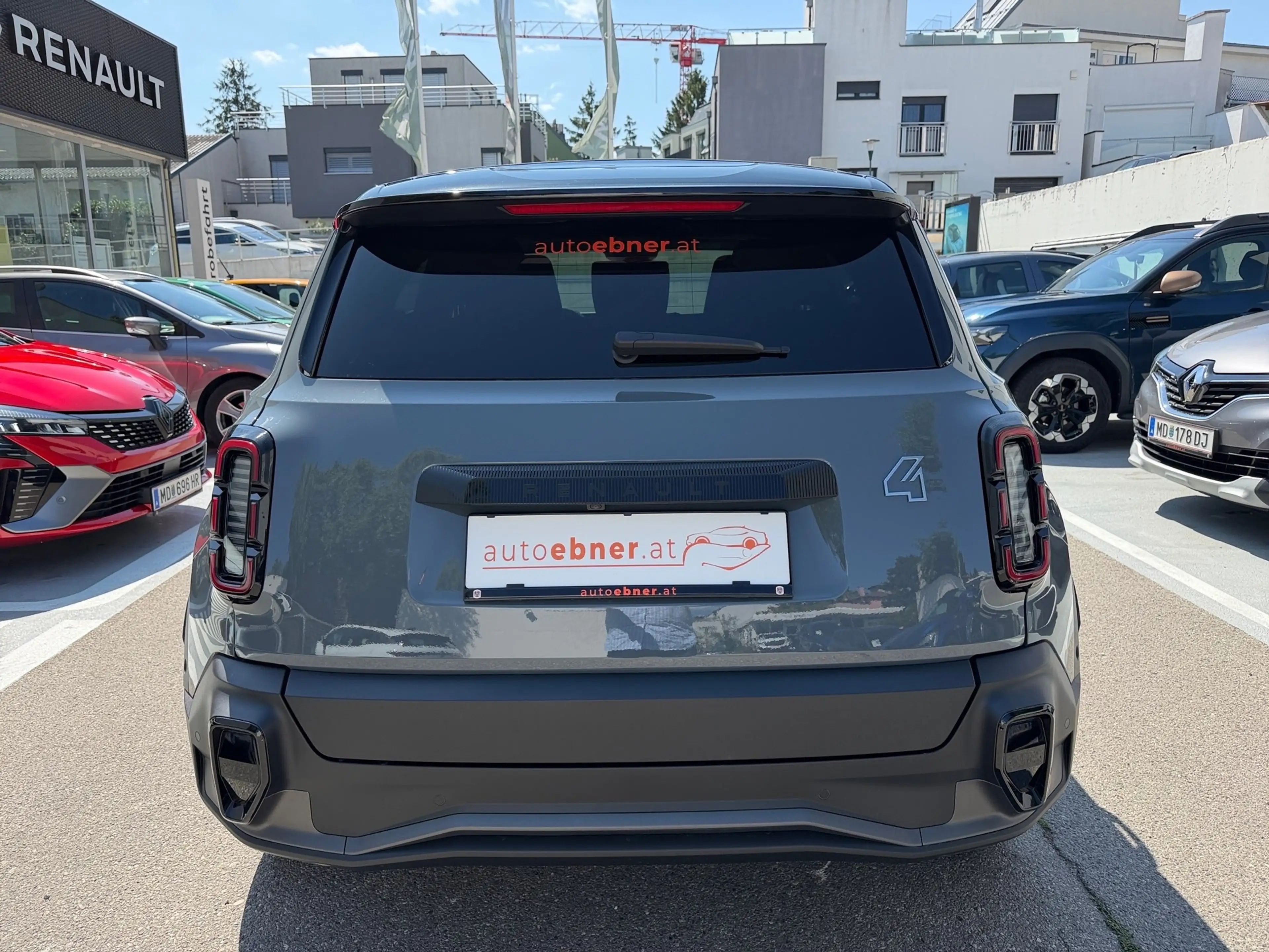 Renault R 4 RENAULT 4 Iconic \plein sud®\" 150 PS comfort ran — photo 12