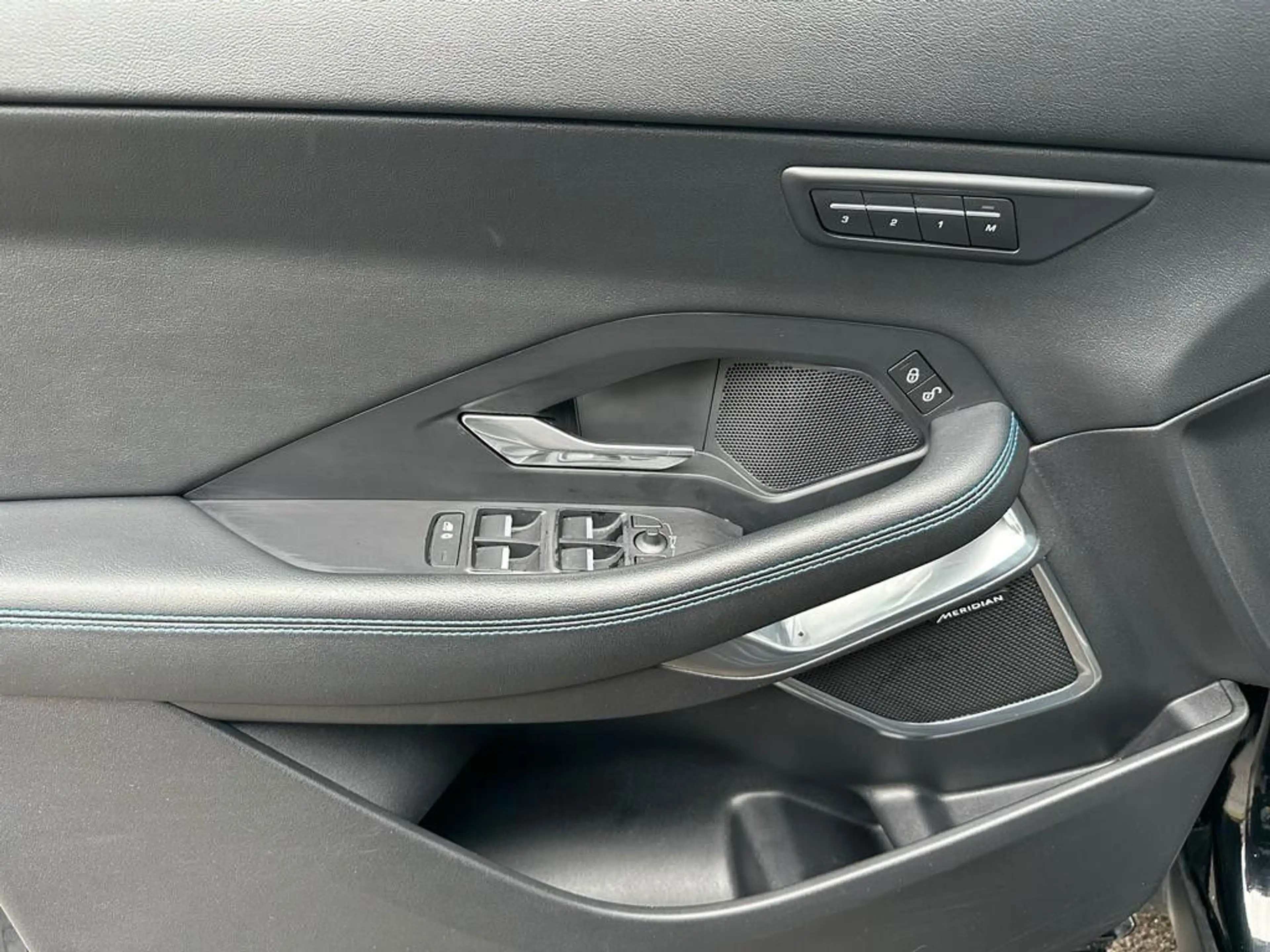 Jaguar E-Pace R-Dynamic AWD,! — photo 10